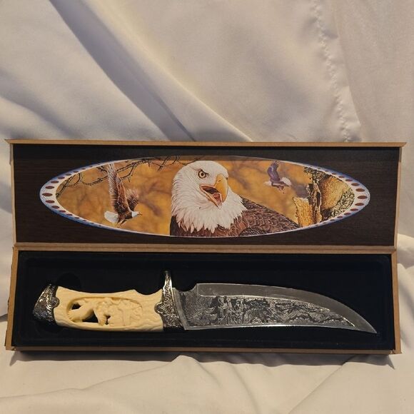 Eagle Themed Decorative Knife with Display Box - Picture 2 of 10